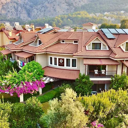 Renka & מלון גוג'ק