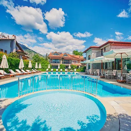 Renka & Hotel 2*